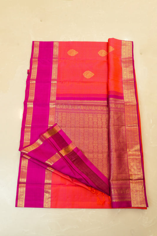 Kanjivaram Pure Silk Bottle Green With Pink Border And Golden Zari Pallu Saree